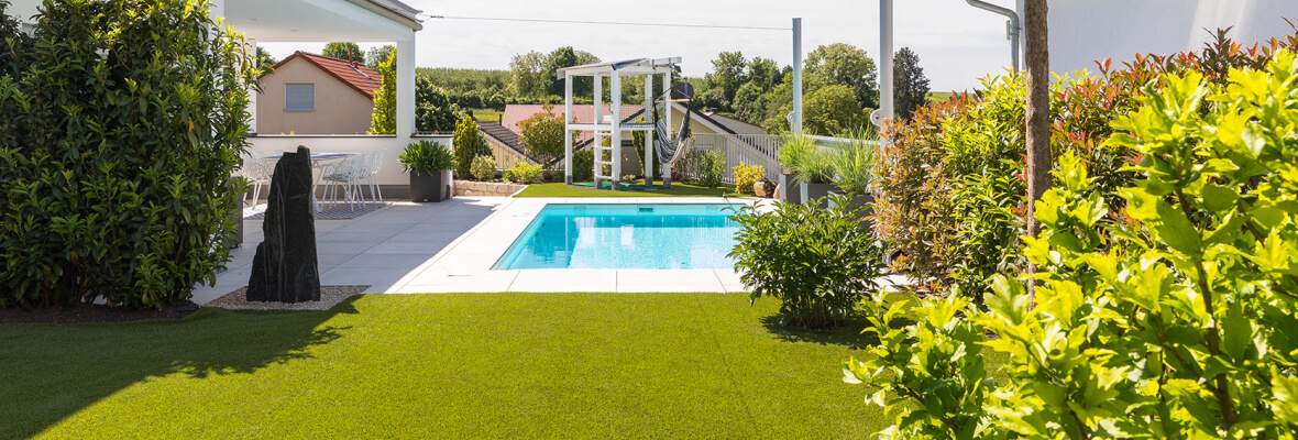 Terrasse mit Pool